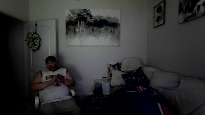 Bistraightguy69 live cam on Cam4