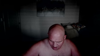 Bistraightguy69 live cam on Cam4