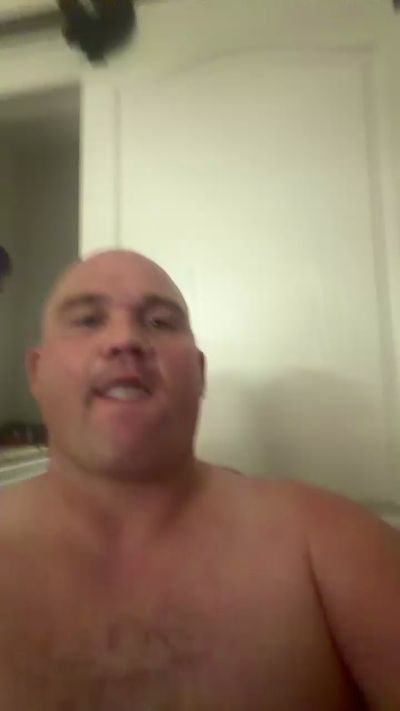 Bistraightguy69 live cam on Cam4
