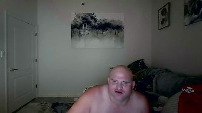 Bistraightguy69 live cam on Cam4