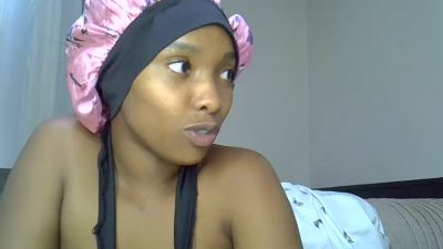 Bitchy_bae live cam on Cam4