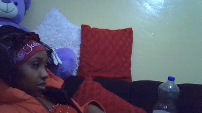 Bitchy_bae live cam on Cam4