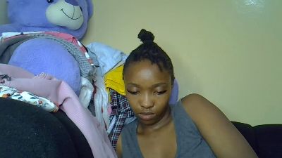 Bitchy_bae live cam on Cam4
