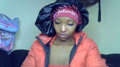 Bitchy_bae live cam on Cam4