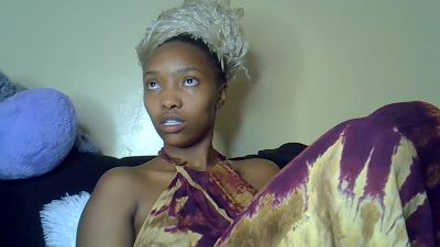 Bitchy_bae live cam on Cam4