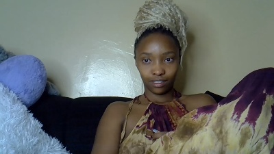 Bitchy_bae live cam on Cam4