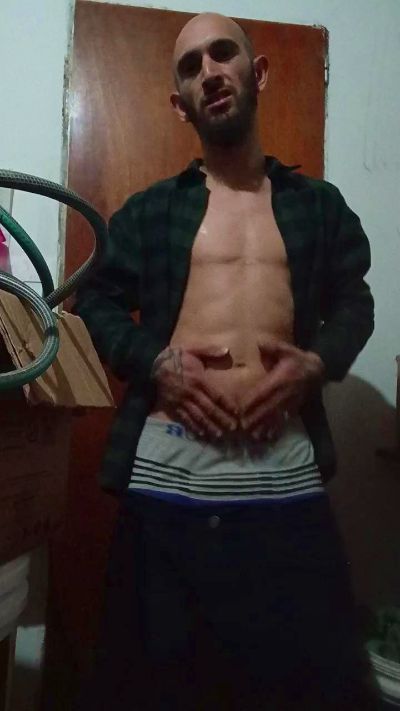 Bjamin live cam on Cam4