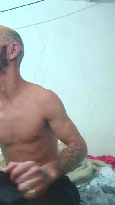 Bjamin live cam on Cam4