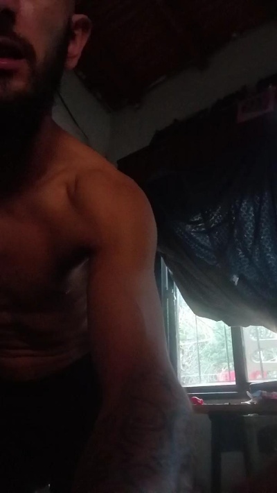 Bjamin live cam on Cam4