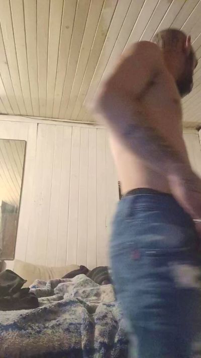 Bjamin live cam on Cam4