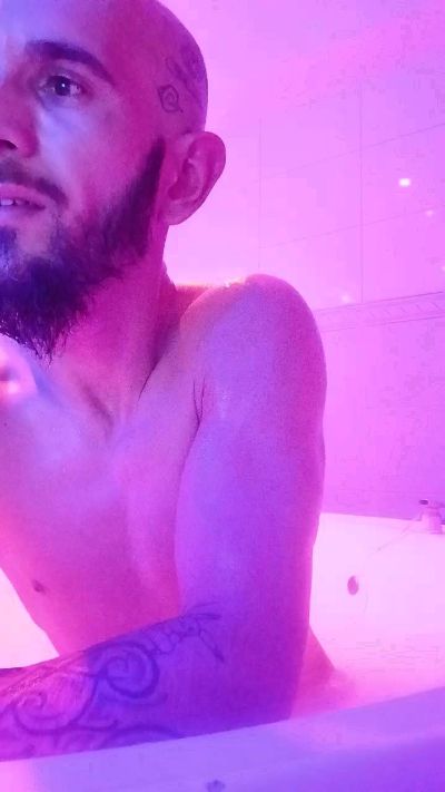 Bjamin live cam on Cam4