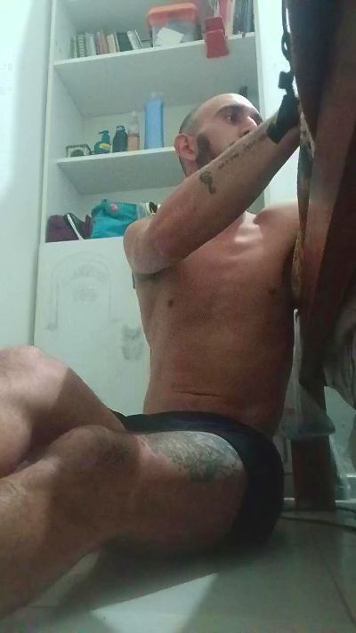 Bjamin live cam on Cam4