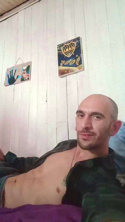 Bjamin live cam on Cam4