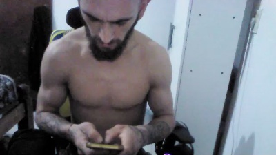 Bjamin live cam on Cam4