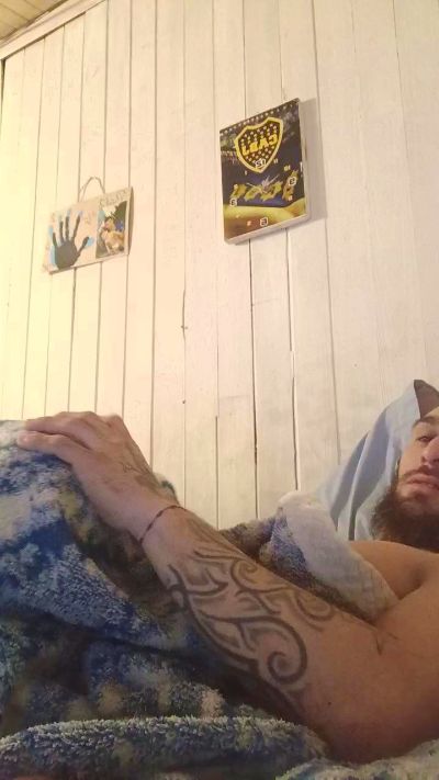 Bjamin live cam on Cam4