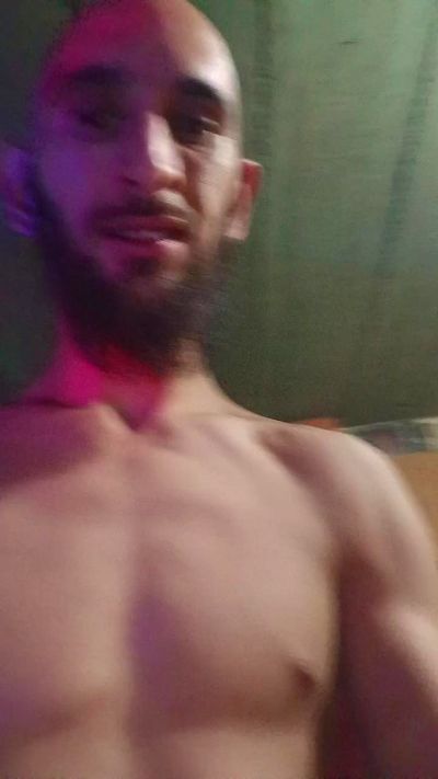 Bjamin live cam on Cam4