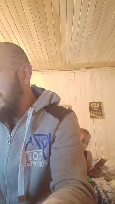 Bjamin live cam on Cam4