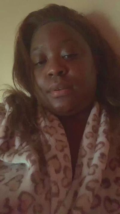BlackBustyQueen live cam on Cam4