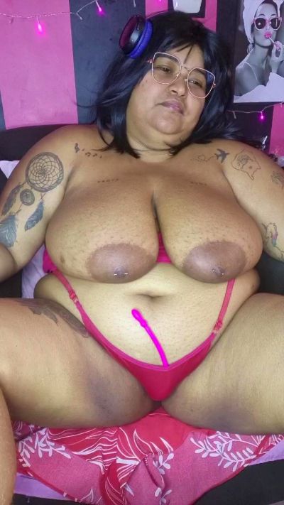 BlackQueen1992 live cam on Cam4