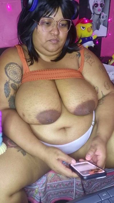 BlackQueen1992 live cam on Cam4