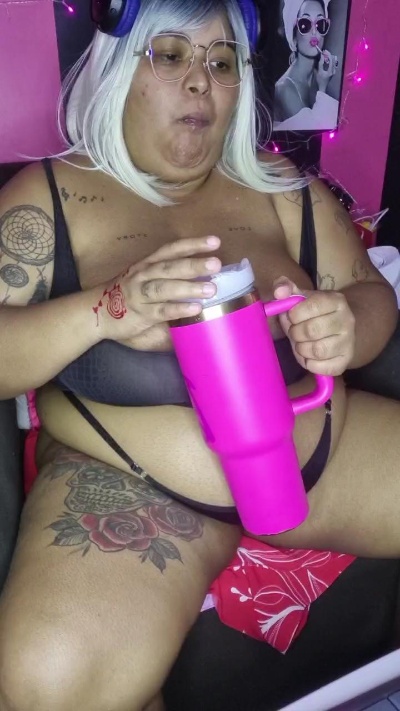 BlackQueen1992 live cam on Cam4