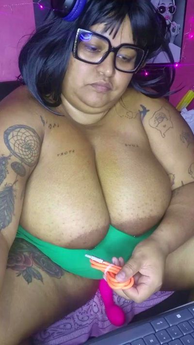 BlackQueen1992 live cam on Cam4