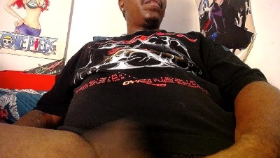 BlackRunning22 live cam on Cam4