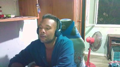 Black_Man86 live cam on Cam4
