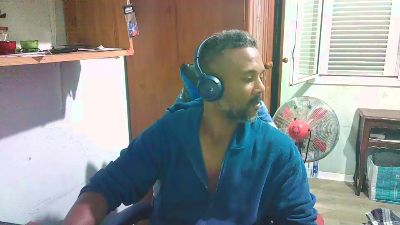 Black_Man86 live cam on Cam4