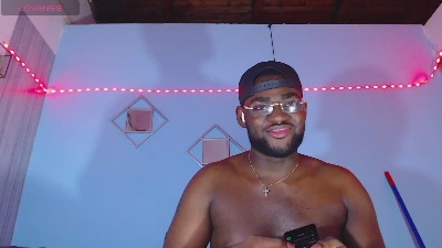 Blackand_Tick live cam on Cam4