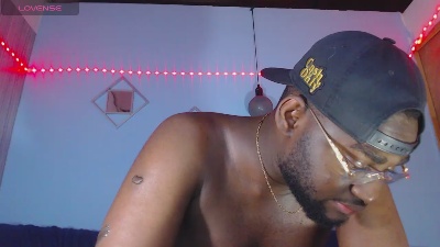 Blackand_Tick live cam on Cam4