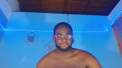 Blackand_Tick live cam on Cam4