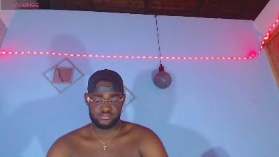 Blackand_Tick live cam on Cam4