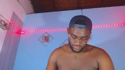 Blackand_Tick live cam on Cam4