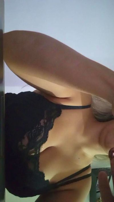 BlancaBennet live cam on Cam4