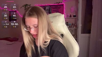 BlazingBlonde live cam on Cam4