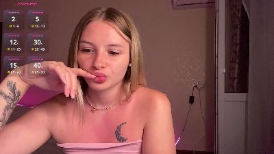 BlazingBlonde live cam on Cam4