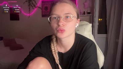 BlazingBlonde live cam on Cam4