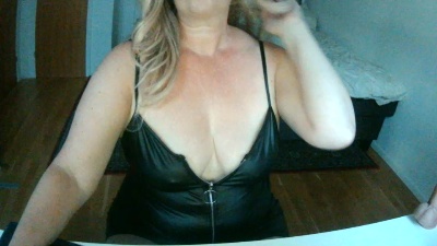 BlondeBridget live cam on Cam4