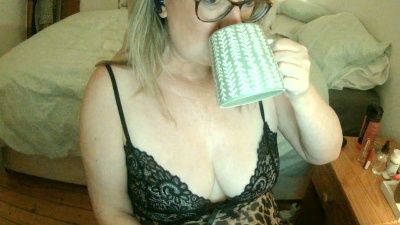 BlondeBridget live cam on Cam4