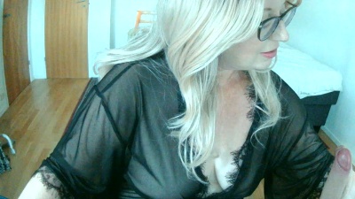 BlondeBridget live cam on Cam4