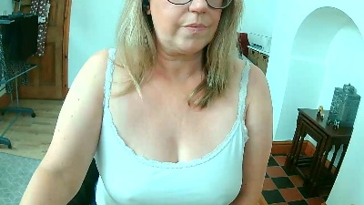 BlondeBridget live cam on Cam4