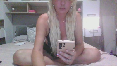 BlondeDesire live cam on Cam4