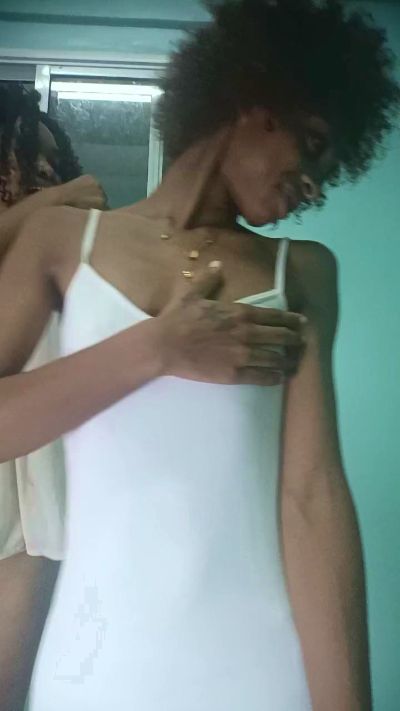 BlondeG live cam on Cam4