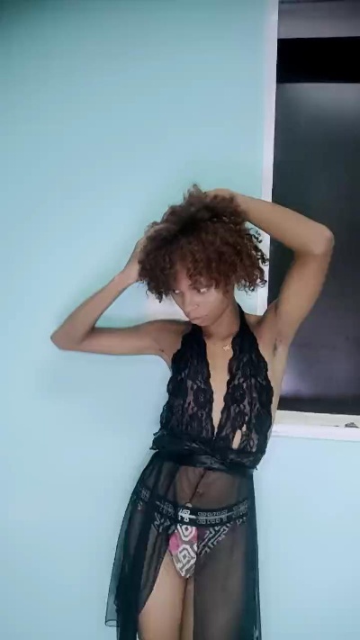 BlondeG live cam on Cam4