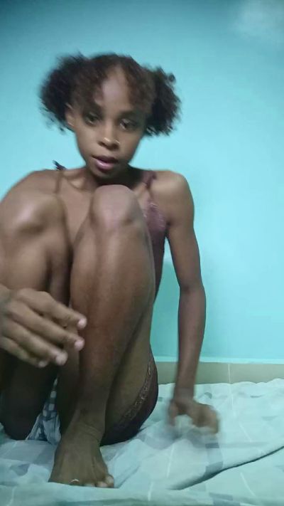 BlondeG live cam on Cam4