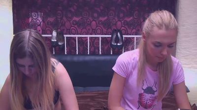 BlondeWitchez live cam on Cam4