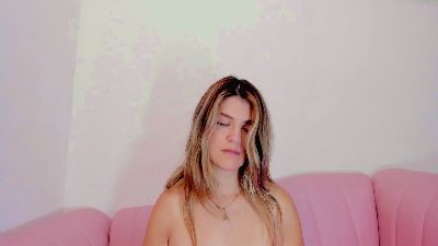 BlondieCutee live cam on Cam4