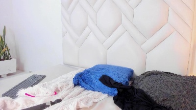 BlondieCutee live cam on Cam4