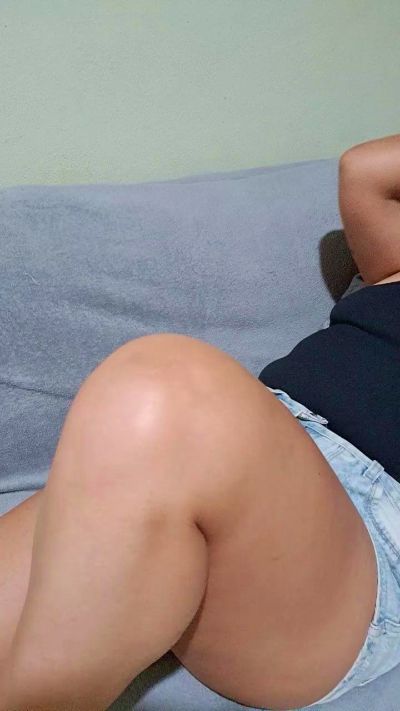 Blondie_Love live cam on Cam4